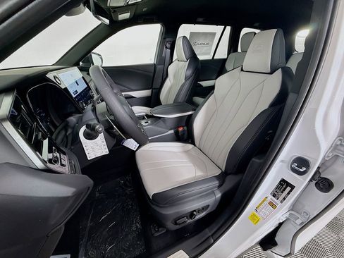 New 2026 Lexus TX 500h AWD image 16