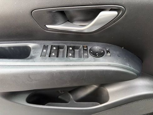 Used 2025 Hyundai Santa Cruz SE AWD/4WD image 18
