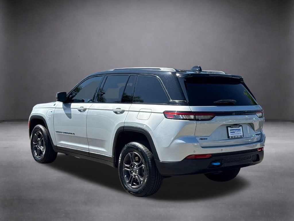 Used 2024 Jeep Grand Cherokee Trailhawk AWD/4WD image 6