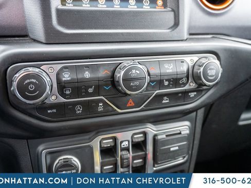 Used 2021 Jeep Gladiator Mojave w/ Cold Weather Group AWD/4WD image 11