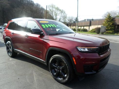 Used 2023 Jeep Grand Cherokee L Laredo image 1