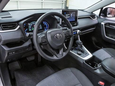 Used 2023 Toyota RAV4 XLE w/ Convenience Package image 2