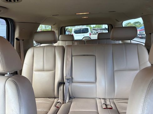 Used 2009 Chevrolet Suburban LT AWD/4WD image 17
