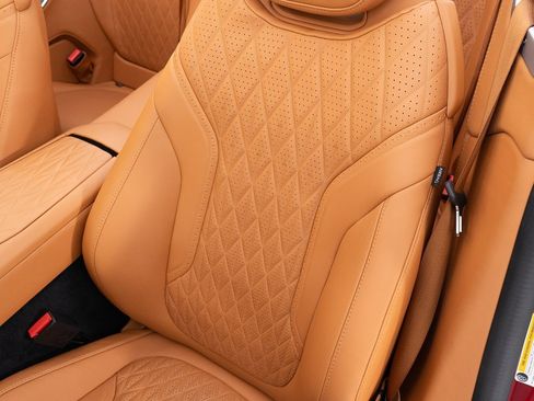 Used 2025 Aston Martin DB12 Convertible image 26