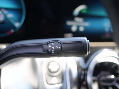 Used 2023 Mercedes-Benz GLB 250 image 25