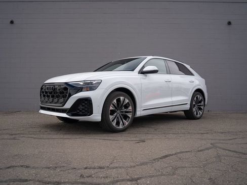 Certified 2025 Audi Q8 Premium Plus w/ Premium Plus Package AWD/4WD image 1
