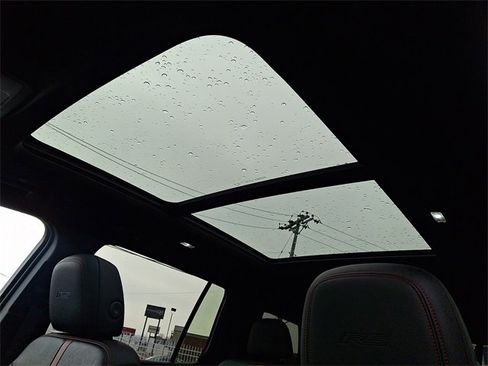 Used 2024 Chevrolet Traverse RS image 15