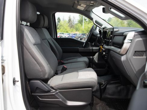 Used 2023 Ford F350 XLT AWD/4WD image 9