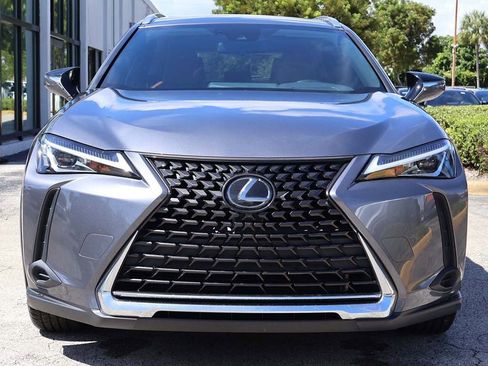 Used 2019 Lexus UX 200 image 10