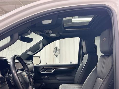 Used 2025 Chevrolet Silverado 1500 High Country w/ Technology Package image 20