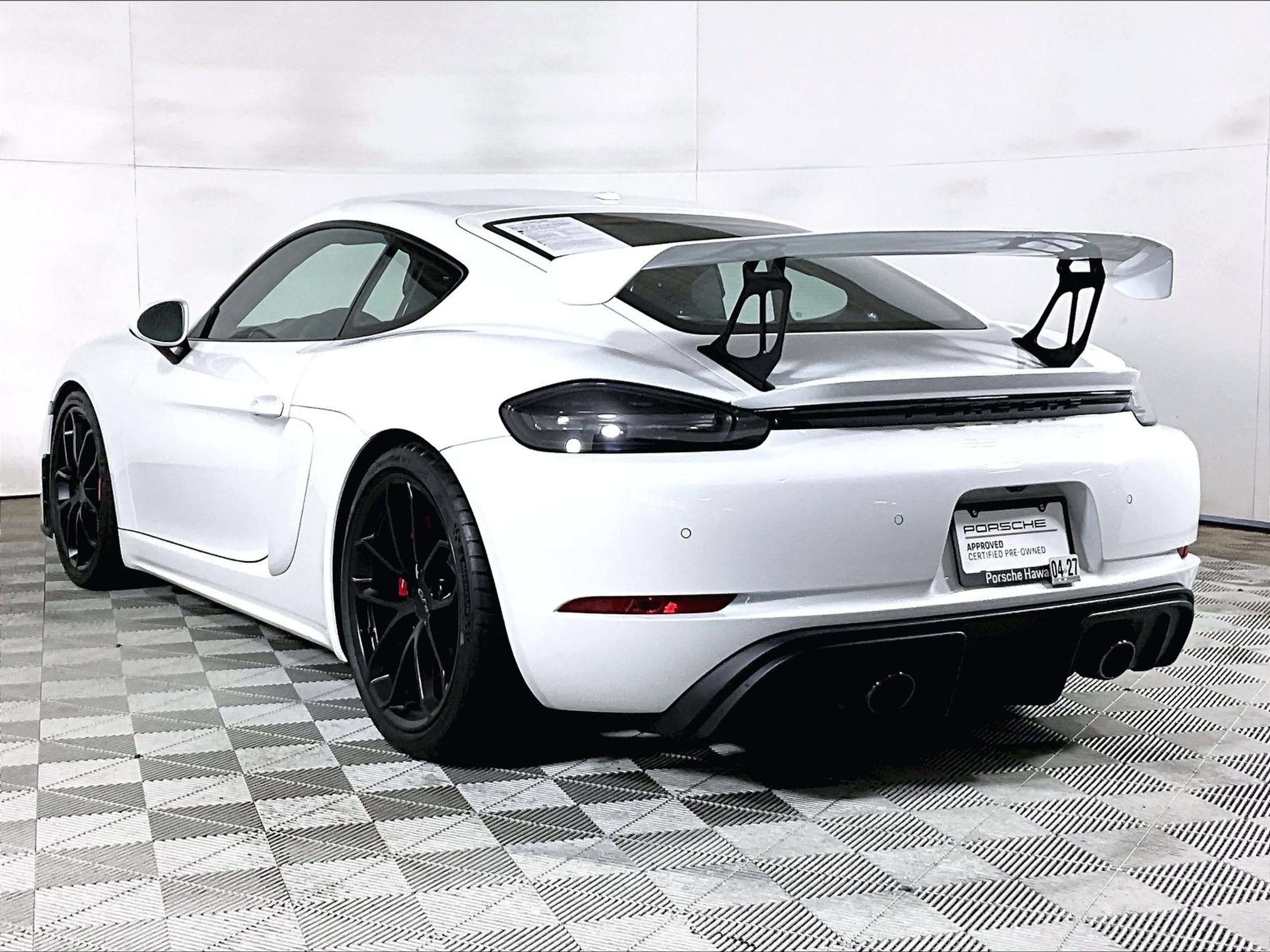 Certified 2022 Porsche 718 Cayman GT4 RWD image 3