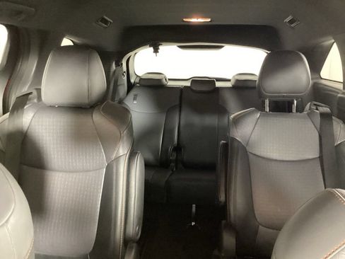 Used 2021 Toyota Sienna XSE FWD image 25