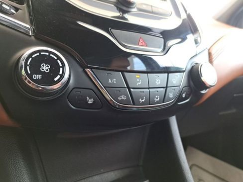 Used 2018 Chevrolet Cruze LT w/ Leather Package image 13