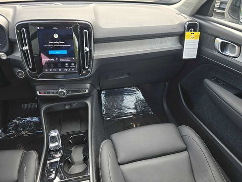 Used 2026 Volvo XC40 B5 Plus w/ Protection Package Premier AWD/4WD image 18