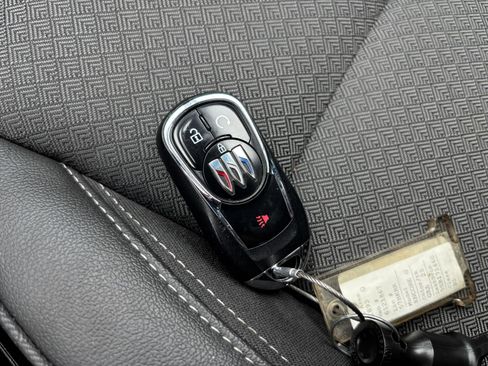Used 2025 Buick Encore GX Preferred AWD/4WD image 21