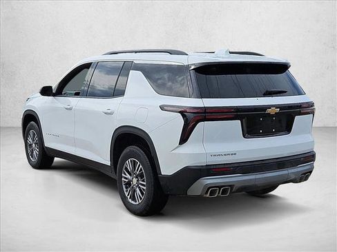 Used 2026 Chevrolet Traverse LT FWD image 8