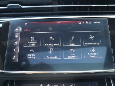 Used 2023 Audi Q8 Premium Plus w/ Premium Plus Package AWD/4WD image 34