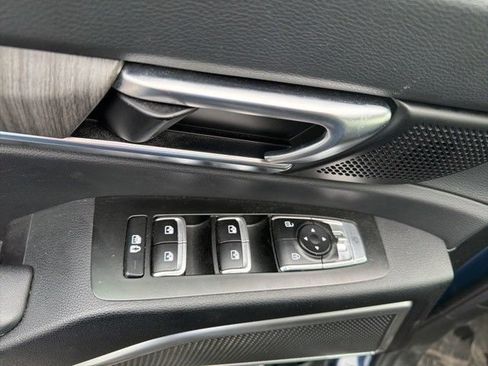 Used 2024 Kia Telluride EX w/ EX Captain's Chair Package AWD/4WD image 8