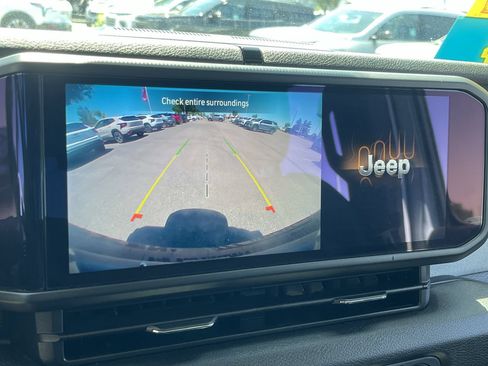 Used 2025 Jeep Wrangler Unlimited Sport AWD/4WD image 13