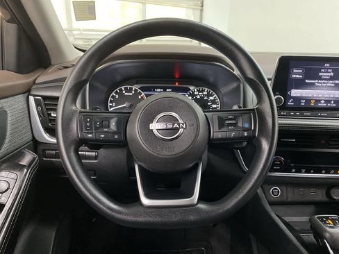 Used 2023 Nissan Rogue SV image 19