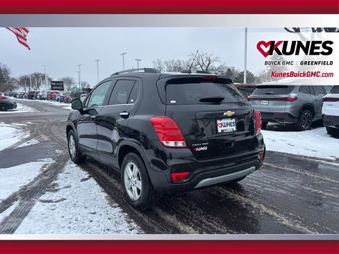 Used 2019 Chevrolet Trax LT w/ LT Convenience Package image 8