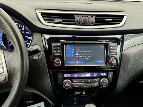 Used 2016 Nissan Rogue SL w/ SL Premium Package AWD/4WD image 18