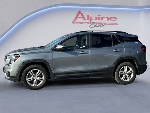 Used 2023 GMC Terrain SLE w/ Driver Convenience Package image 2