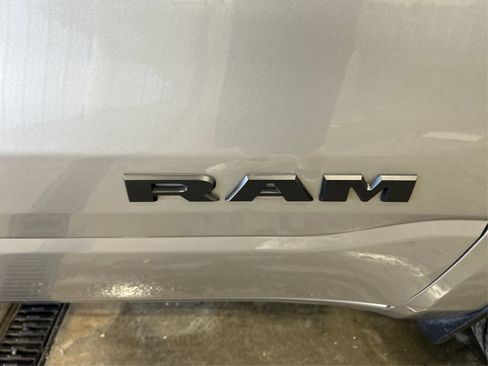 Used 2022 RAM 1500 Big Horn AWD/4WD image 23