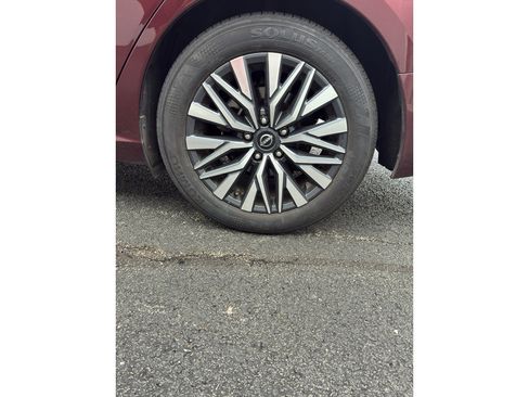 Used 2025 Nissan Altima 2.5 SV FWD image 23