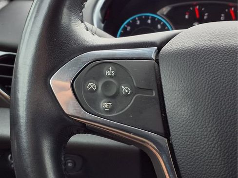 Used 2018 Chevrolet Traverse LT FWD image 13