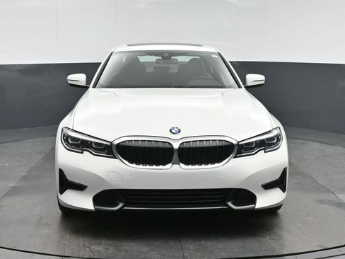 Used 2019 BMW 330i xDrive Sedan w/ Convenience Package AWD/4WD image 2