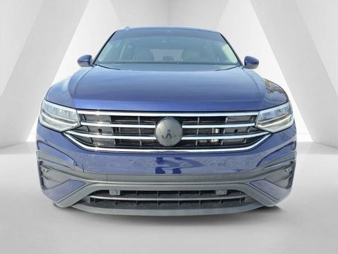 Used 2022 Volkswagen Tiguan SE AWD/4WD image 2