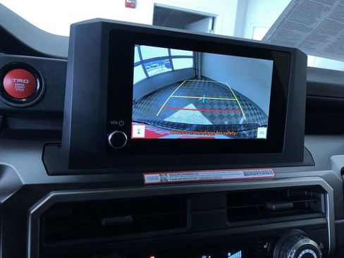 Certified 2025 Toyota 4Runner TRD Off-Road image 29