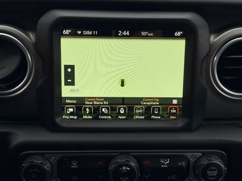 Used 2018 Jeep Wrangler Unlimited Sahara w/ Uconnect 4C Nav & Sound Group AWD/4WD image 14