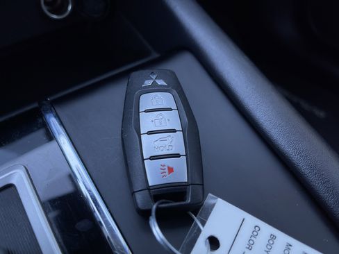 Used 2023 Mitsubishi Outlander SE Black Edition image 47