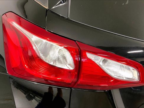 Used 2019 Chevrolet Equinox LS w/ LS Convenience Package AWD/4WD image 27