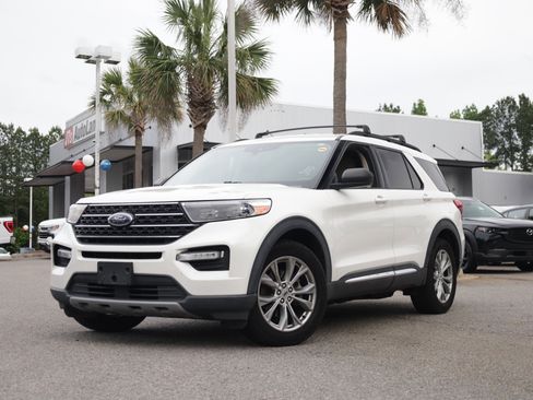 Used 2020 Ford Explorer XLT w/ Equipment Group 202A AWD/4WD image 1