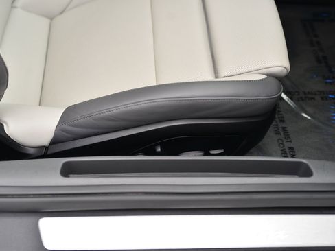 Certified 2025 Porsche 911 Carrera image 19