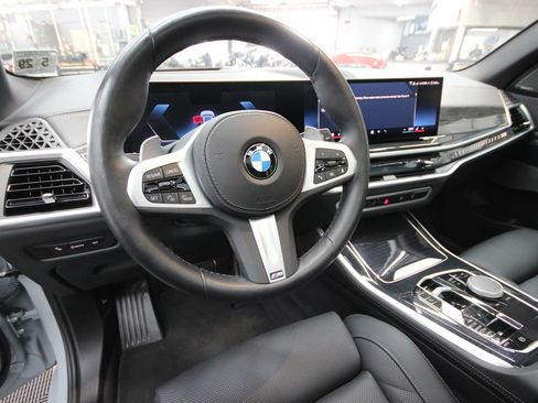 Used 2025 BMW X5 xDrive40i w/ M Sport Package AWD/4WD image 20