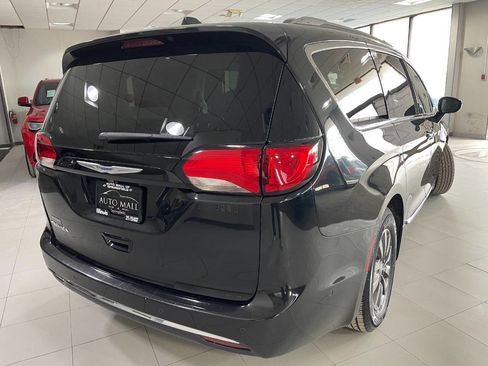 Used 2019 Chrysler Pacifica Touring-L Plus w/ Advanced Safetytec Group image 9