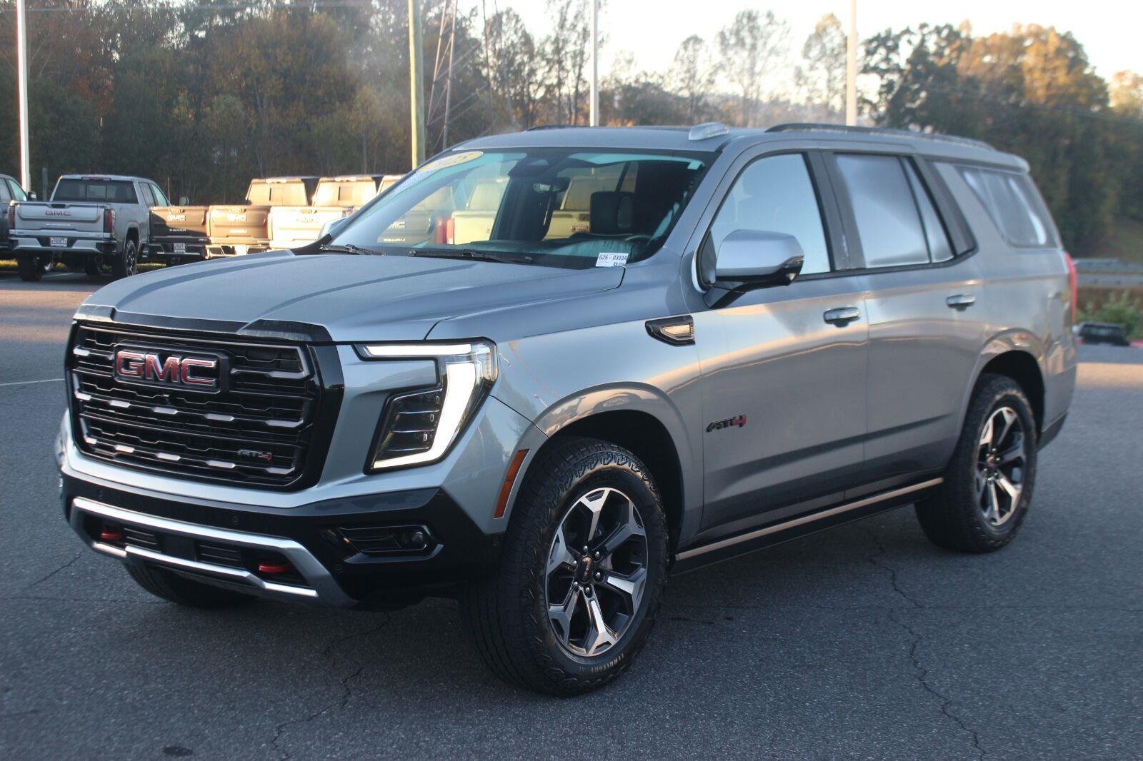 Used 2025 GMC Yukon AT4 Ultimate AWD/4WD image 3
