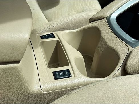 Used 2015 Nissan Rogue SV w/ SV Premium Package FWD image 17