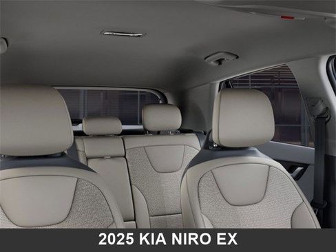 Used 2025 Kia Niro EX image 27