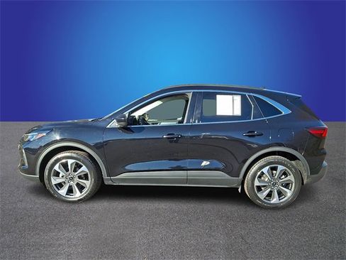 Used 2024 Ford Escape Platinum image 7