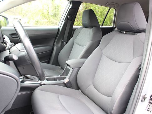 Used 2023 Toyota Corolla Cross LE image 13