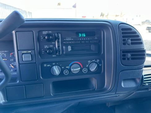 Used 1995 Chevrolet Silverado 1500 4x4 Regular Cab image 14