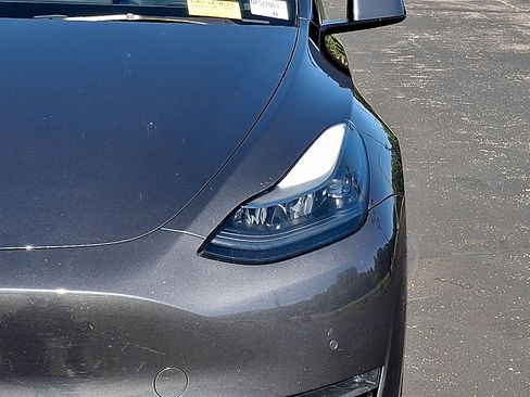 Used 2022 Tesla Model Y Performance AWD/4WD image 28