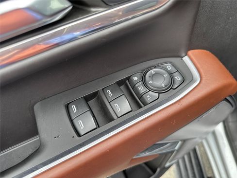 Used 2024 GMC Sierra 3500 Denali Ultimate AWD/4WD image 27