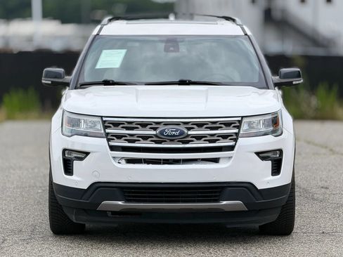 Used 2018 Ford Explorer XLT w/ Equipment Group 202A AWD/4WD image 5