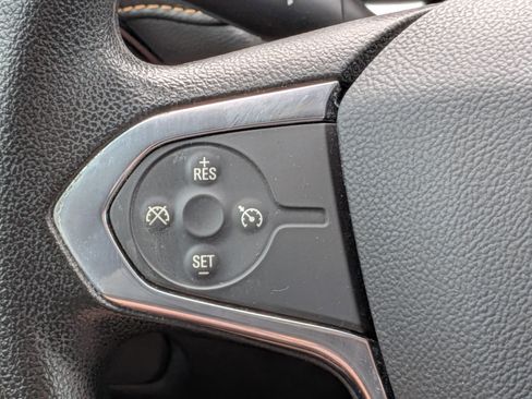 Used 2020 Chevrolet Traverse LS image 21